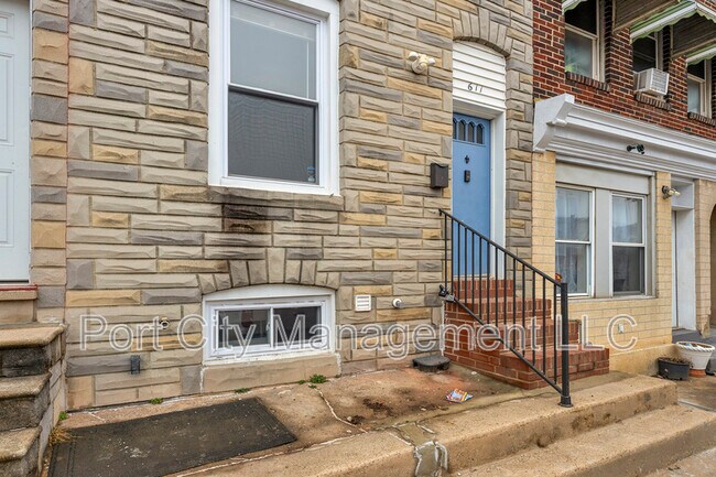 Building Photo - 611 Oldham St