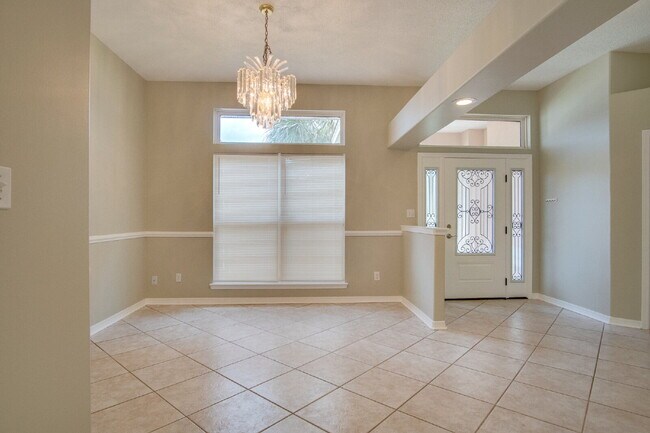 Foto del edificio - Spacious 4-Bedroom Cantonment Home with Sc...