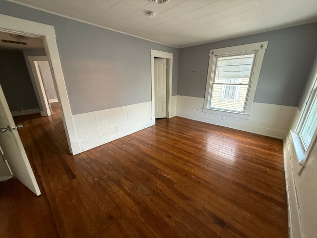 Foto del edificio - 227 1/2 N Main St