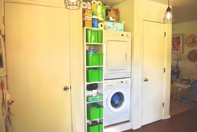 Foto del edificio - Beautiful 3 Bedroom/ 2.5 Bathroom Home in Northglenn Available May!!