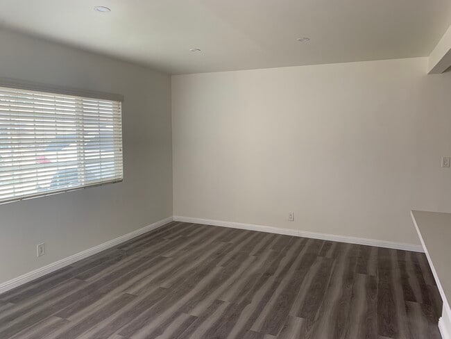 LIVING ROOM - 4850 Santa Ana St