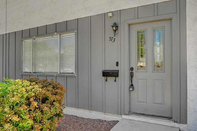 Foto del edificio - 573 Greenbriar Townhouse Way