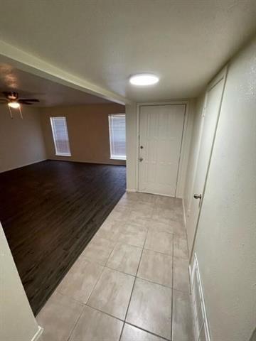 Foto del edificio - 1214 Meadow Creek Dr