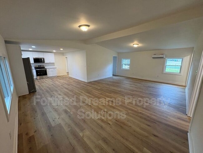 Foto del edificio - 5811 Uwharrie Rd