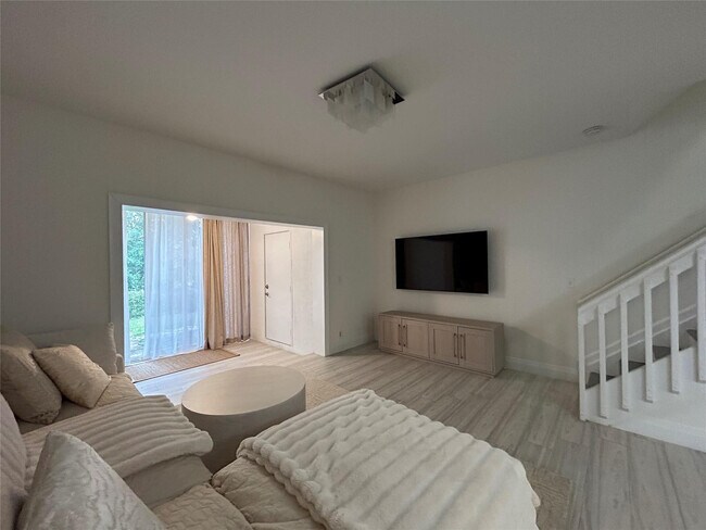 Foto del edificio - 1043 Kokomo Key Ln