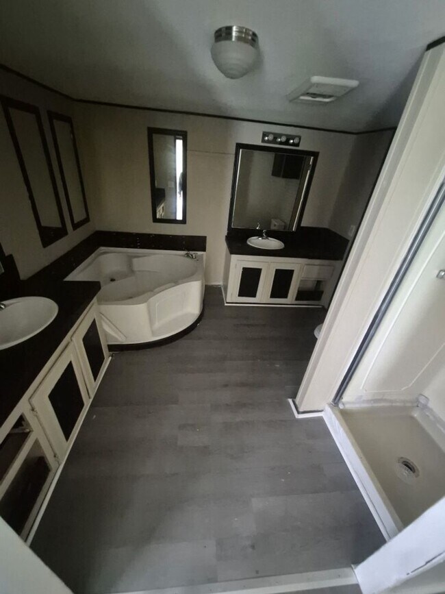 Foto del edificio - Claremore Rentals | Comfortable 2BR & 3BR Units Available