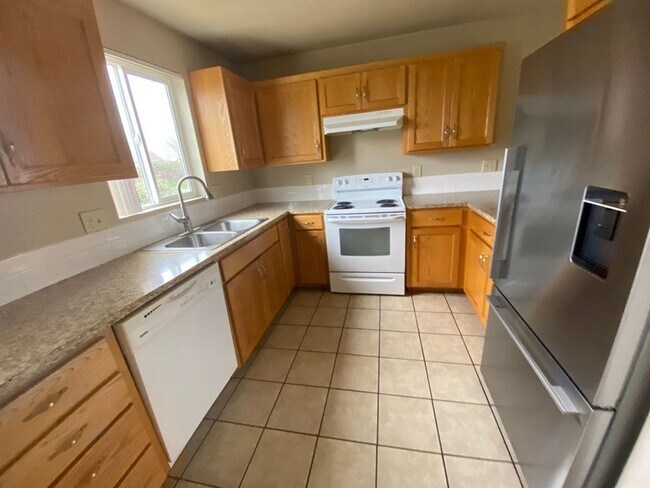 Foto del edificio - large 3 Bedroom 2.5 Bath Springfield duplex