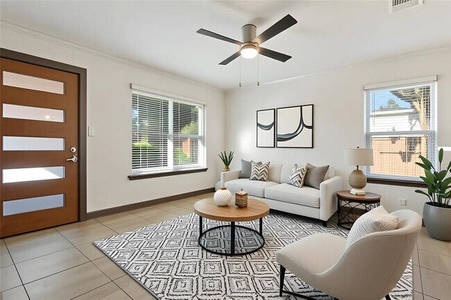 Foto del edificio - 904 Plateau Cir