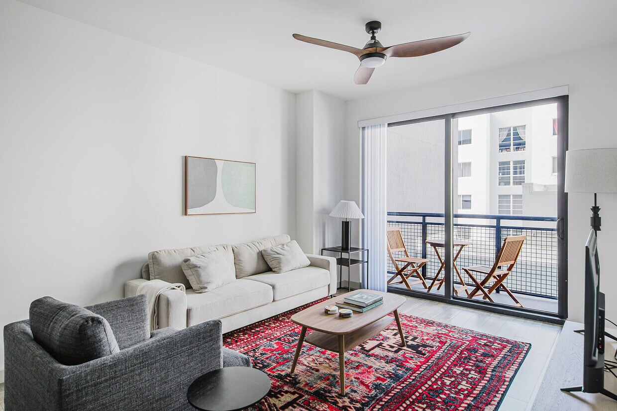 Foto principal - 221 SW 12th St