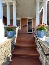 Building Photo - 513 Tunbridge Rd