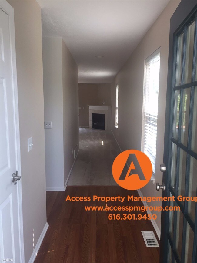 Foto del edificio - 1790 Grand Ridge Ct NE