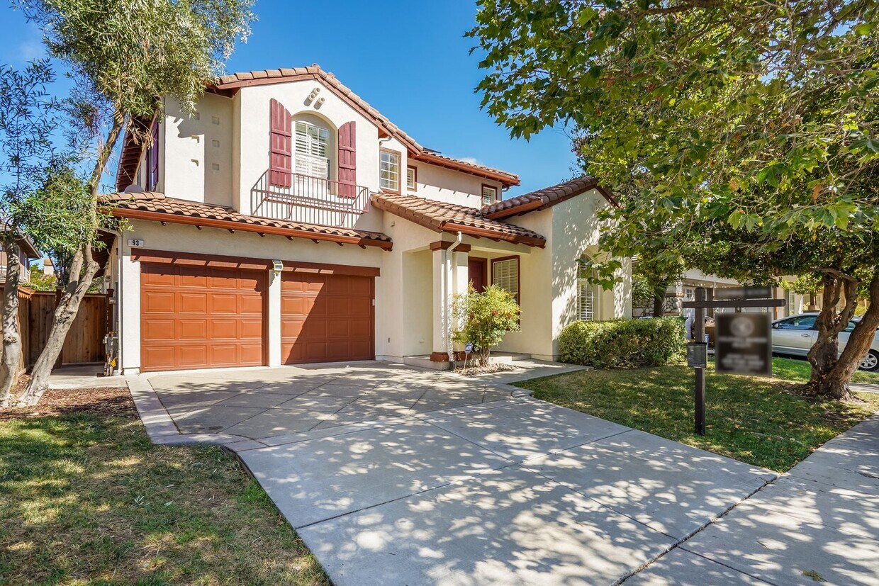Foto principal - Comfortable and nicely upgraded home for r...