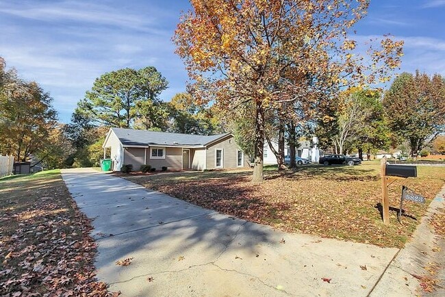 Building Photo - Charmingly Updated 3BD/2BA Ranch Home in Birnam Woods!