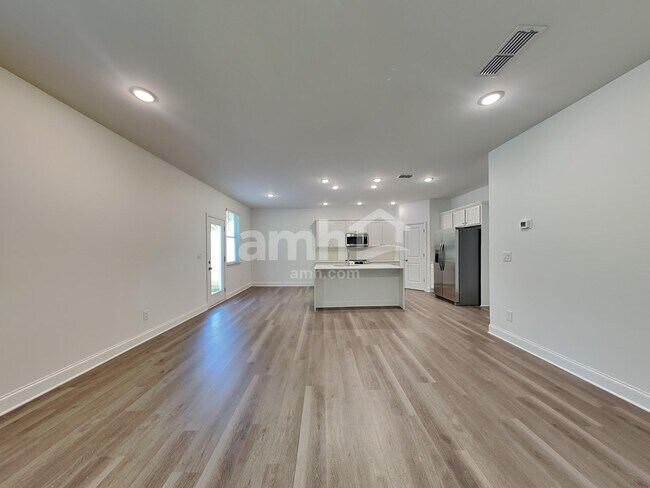 Building Photo - 1695 Soapstone Rd