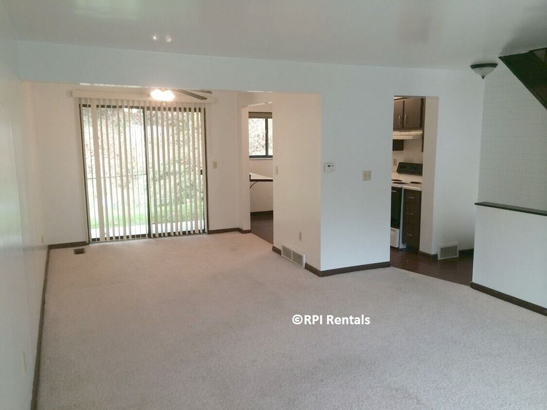 Primary Photo - Shaler 2 Bedroom Townhouse