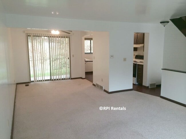 Shaler 2 Bedroom Townhouse - Shaler 2 Bedroom Townhouse