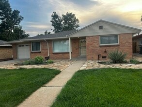 Building Photo - 431 Zenobia St