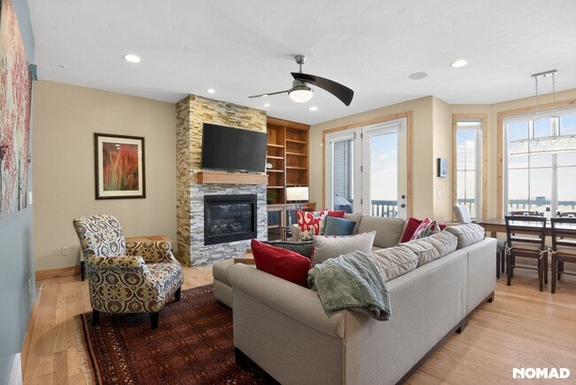 Foto del edificio - 3042 Lower Saddleback Rd