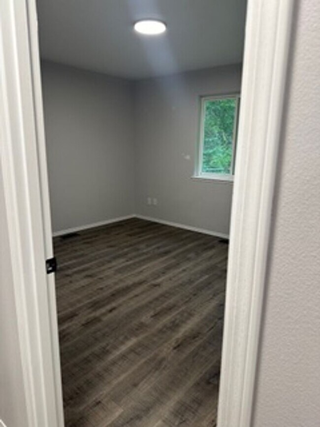 Foto del edificio - 3 BEDROOM | 1 BATHROOM | 2 CAR GARAGE | 2 ...