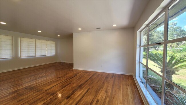 Building Photo - 620 NW 35th St