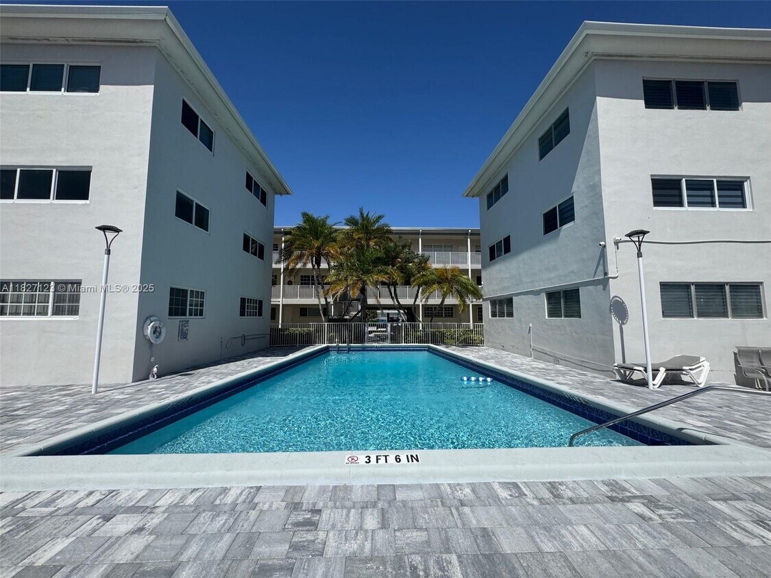 Foto principal - 462 Golden Isles Dr