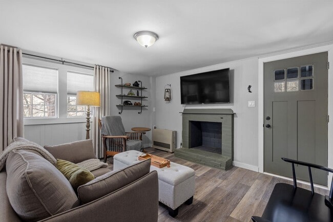 Building Photo - 31 Water St