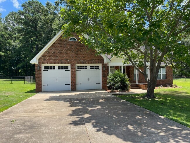 Building Photo - 266 Willow Lake Dr