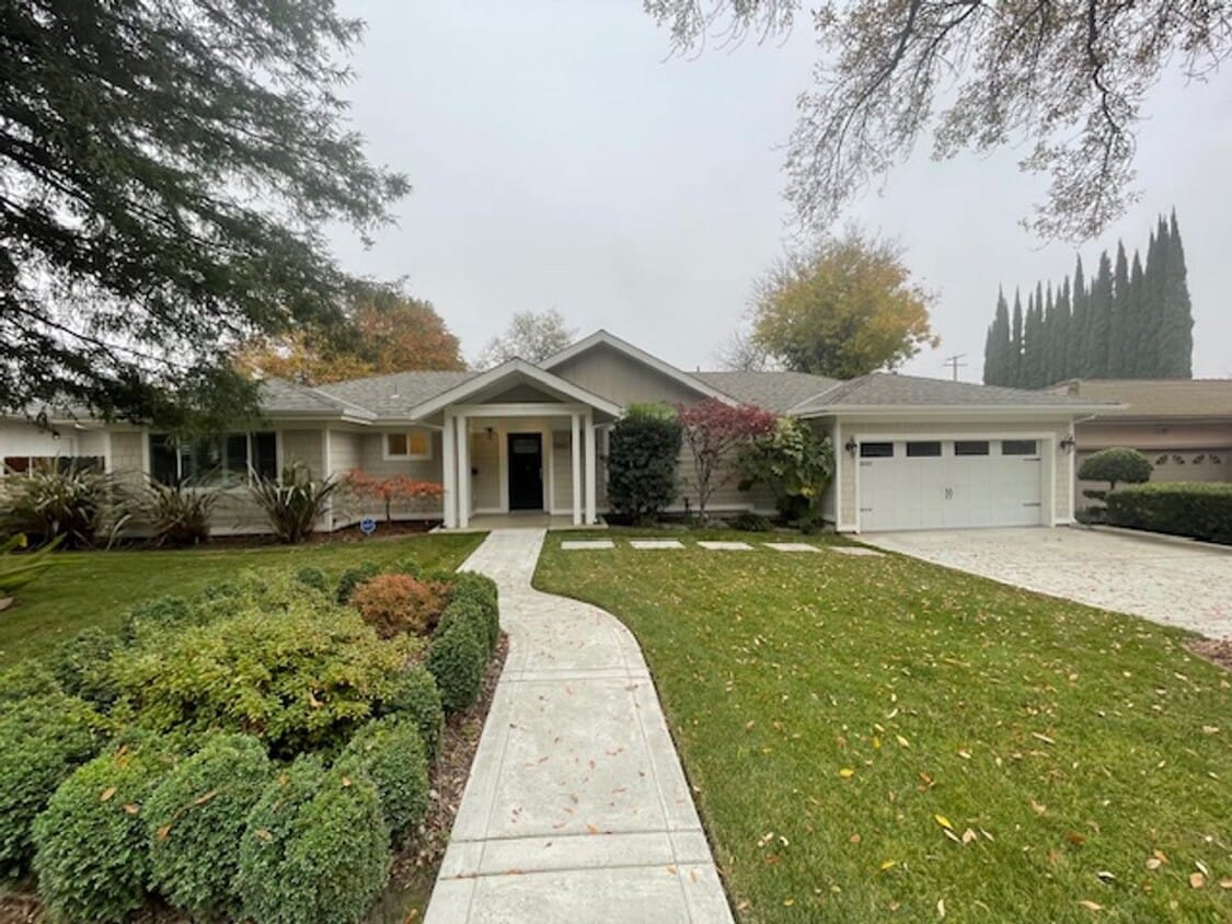 Classic Home with Modern Remodel and Huge Backyard in Desirable Arden Park Neighborhood! - Classic Home with Modern Remodel and Huge Backyard!