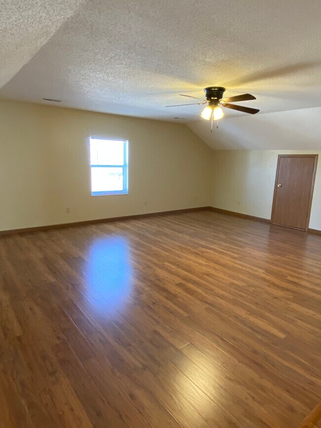 Building Photo - 513 S Jefferson St