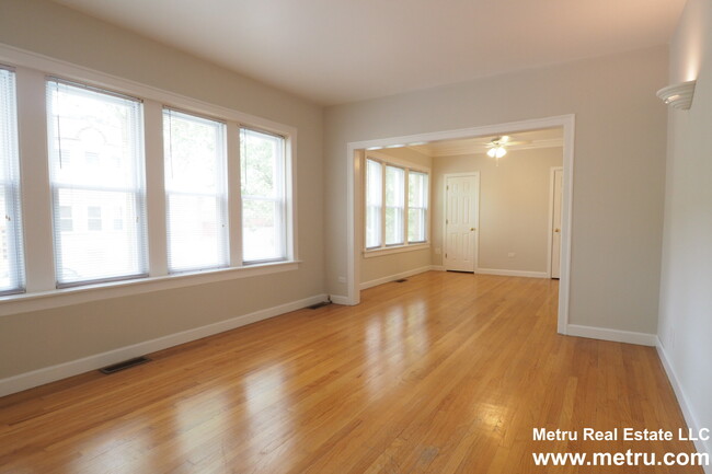 Building Photo - 2525 W Ardmore Ave