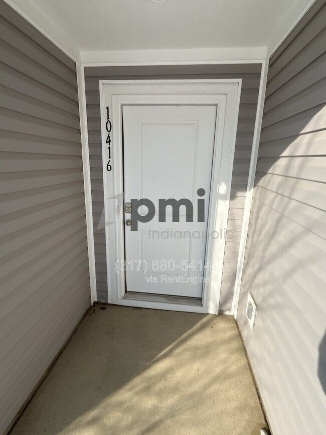 Foto del edificio - 10416 Crystal Coop Ln