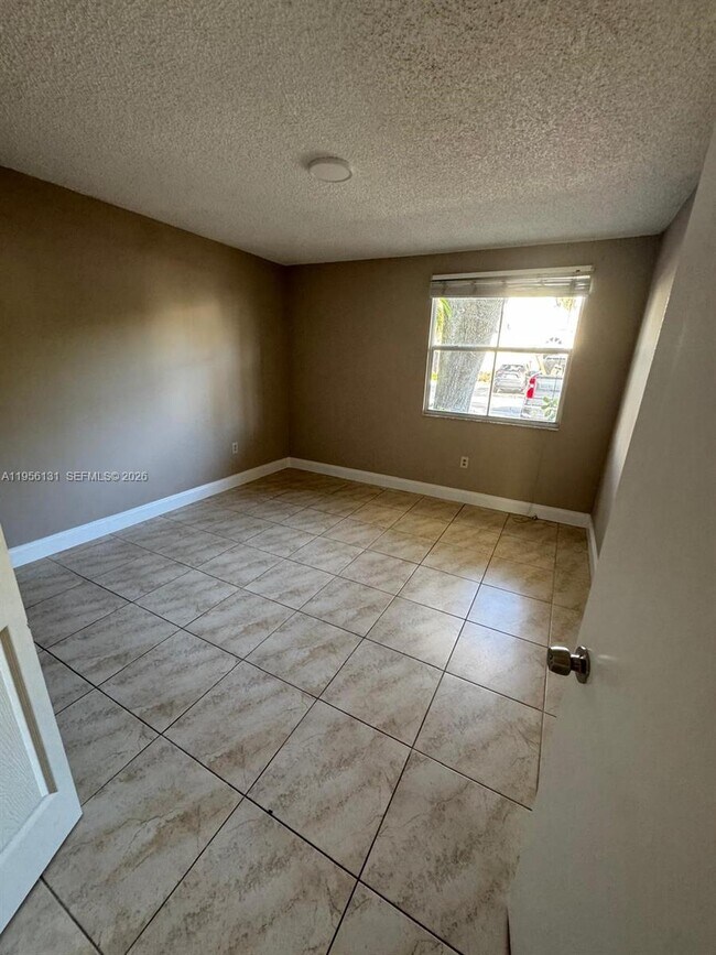 Foto del edificio - 4654 NW 97th Pl