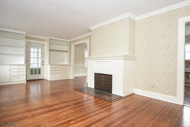 Foto del edificio - 65 S Maple Ave
