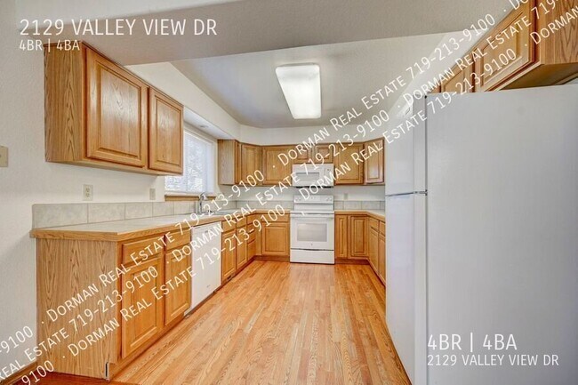 Building Photo - 2129 Valley View Dr