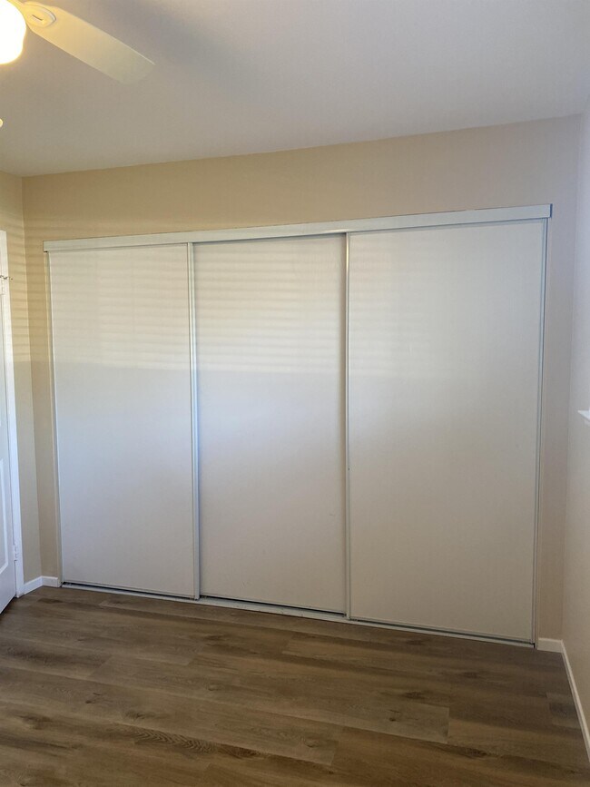 Foto del edificio - 2644 Yardarm Ave