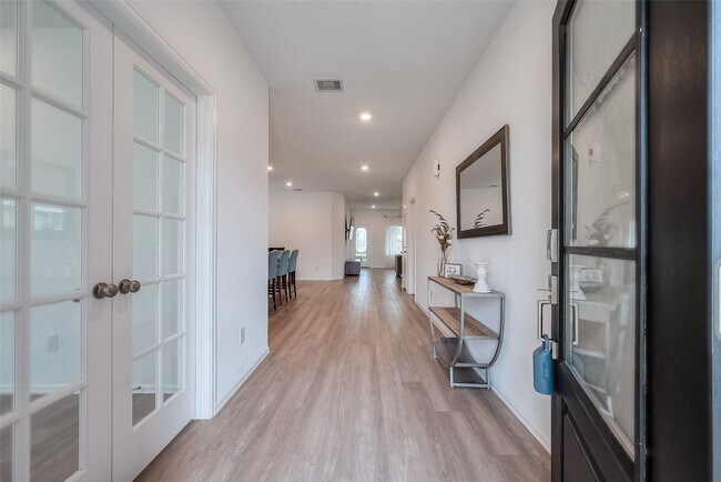 Foto del edificio - 23635 Camellia Birch Ct
