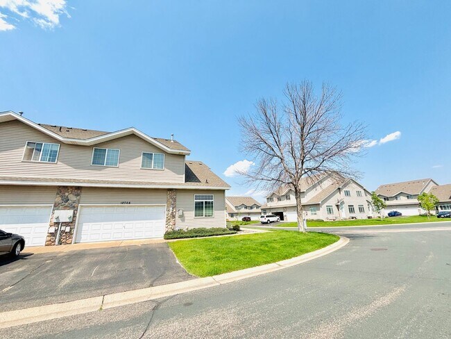 Foto del edificio - Spacious 3bed Townhome in Coon Rapids.  FI...