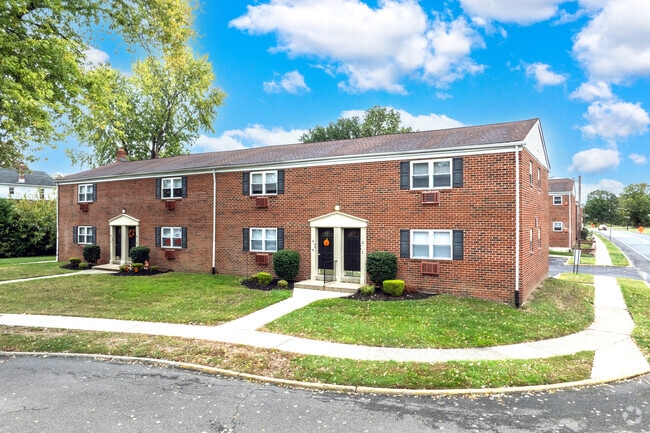 Building Photo - The Village at Hi-Nella