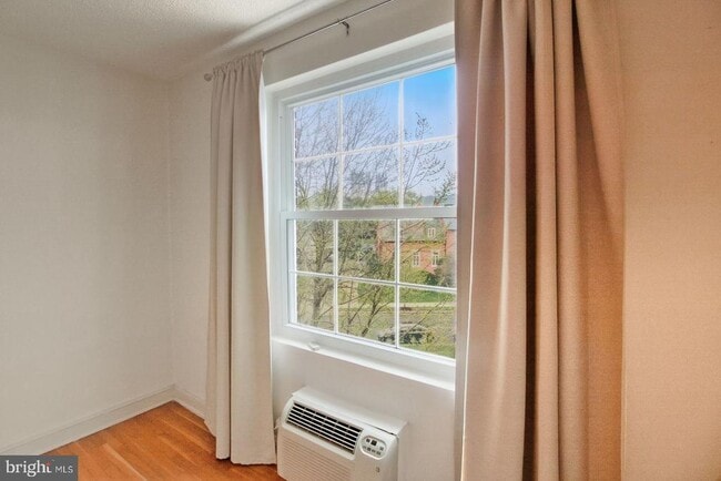 Building Photo - 3051 Idaho Ave NW