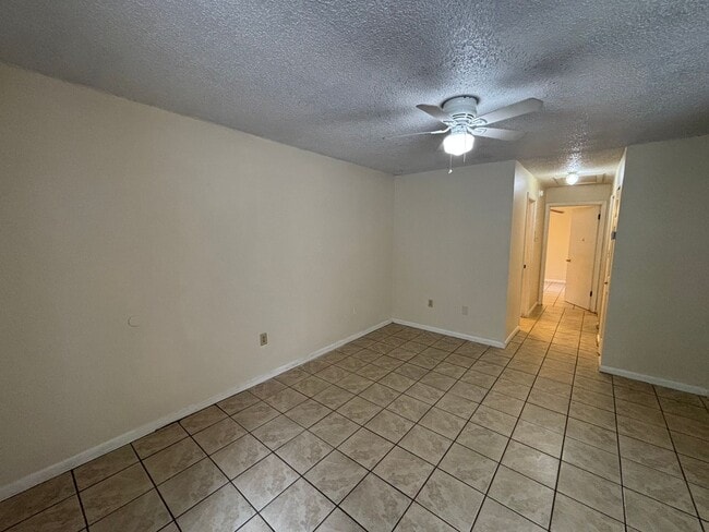 Building Photo - 904 SW 62nd Terrace