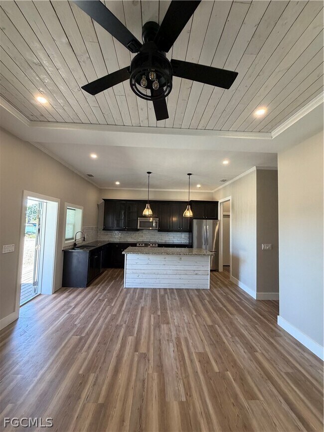 Building Photo - 11595 Tomato Rd