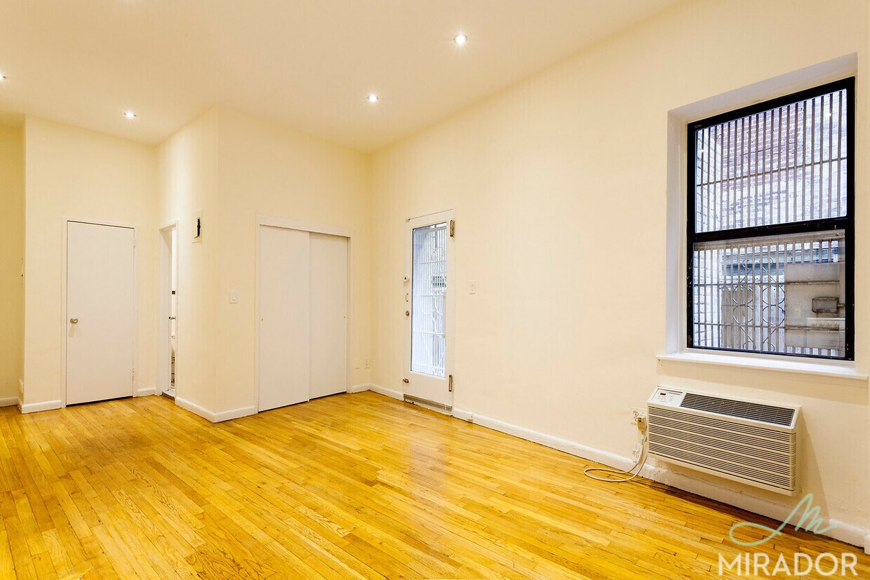 425 E 74th St Unit 1D, New York, NY 10021 Room for Rent in New York