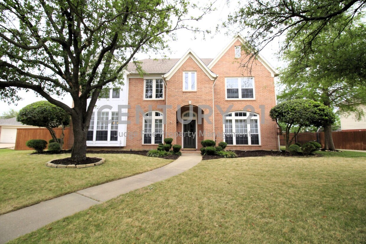 Primary Photo - Well-Maintained 2-Story 5/4/3 Beauty in Ke...