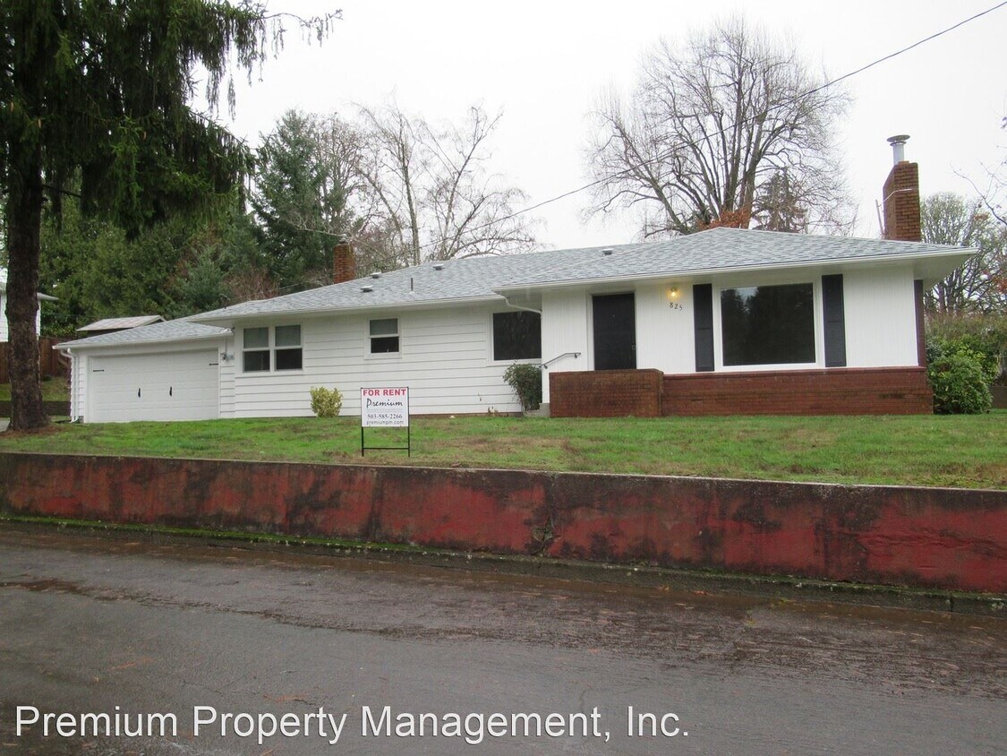 Primary Photo - 3 br, 1.5 bath House - 825 West Vista Ave S