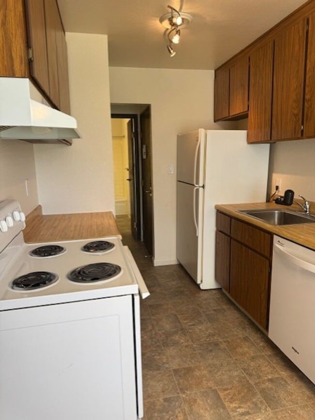 Foto del edificio - Downstairs Carson Park Condominium