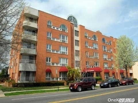 Primary Photo - 205 Mineola Blvd
