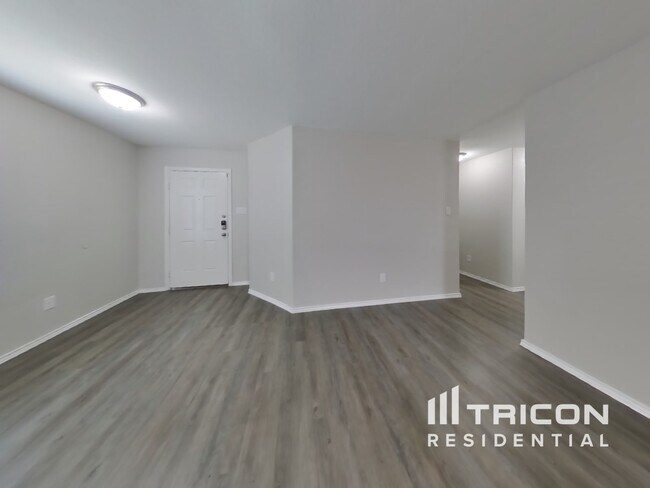 Building Photo - 7618 Crestway Ridge