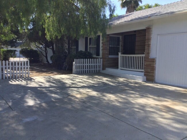 Building Photo - 20957 Community St