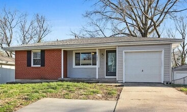 Building Photo - 5037 NE 56th Terrace