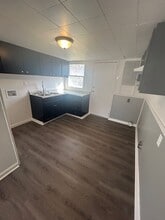 Building Photo - 222 St John Dr